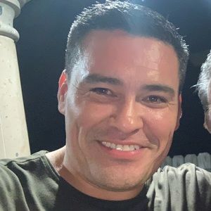 Meet your Posher, Carlos